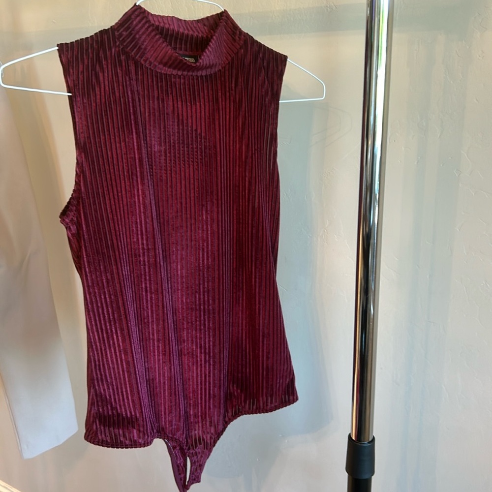 Plum New York and Co. sleeveless Bodysuit
